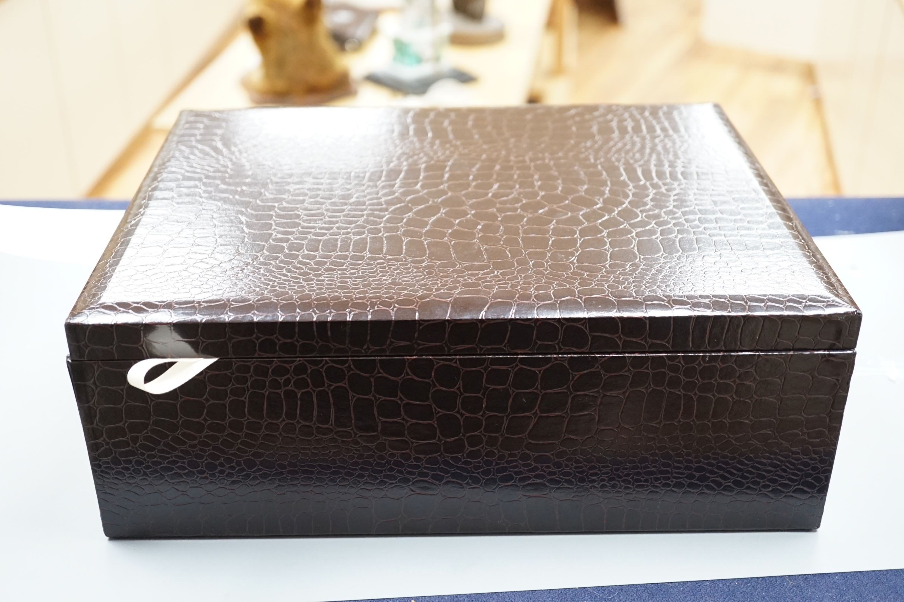 A cased modern silver forty four piece canteen of King's pattern cutlery by Mappin & Webb, Sheffield, 2004, weighable silver 76oz.